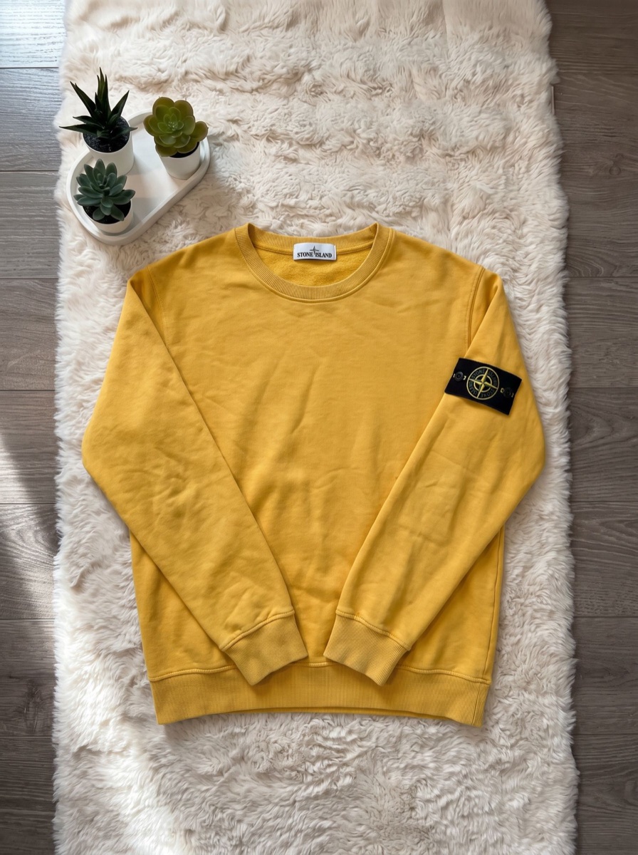 Avec Shooty : Pull Stone Island : même article, même couleur, nouveau fond